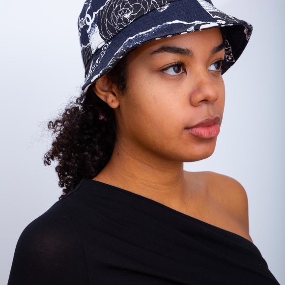 CHANEL COTTON COCO PRINT BUCKET HAT M NAVY BLACK WHITE - Picture 2 of 7